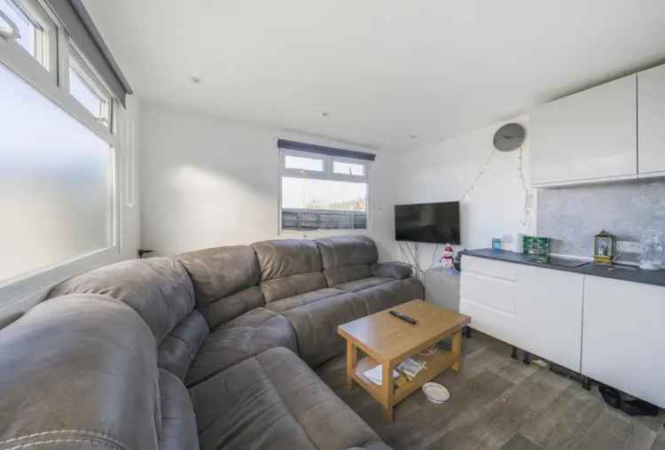 8 Bedroom Semi Detached House For Sale