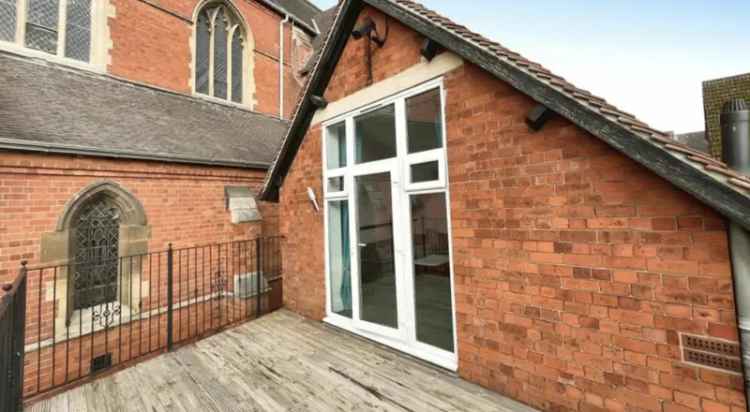 4 bedroom semi-detached house to rent