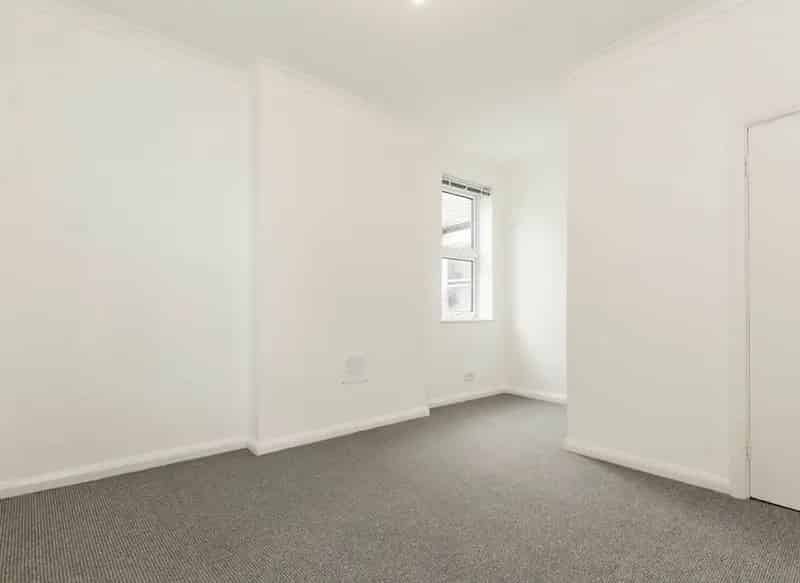 Two Bedroom Apartment Near Wimbledon Chase Station