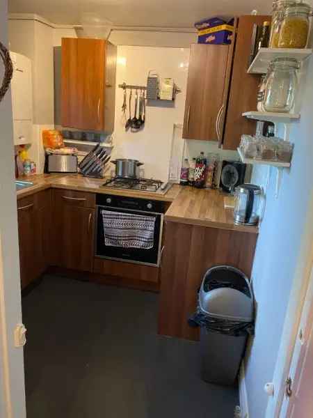 Flat For Rent in Crawley, England