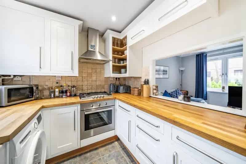 Two Bedroom House Near Burgess Park  Freehold Gated Mews Parking