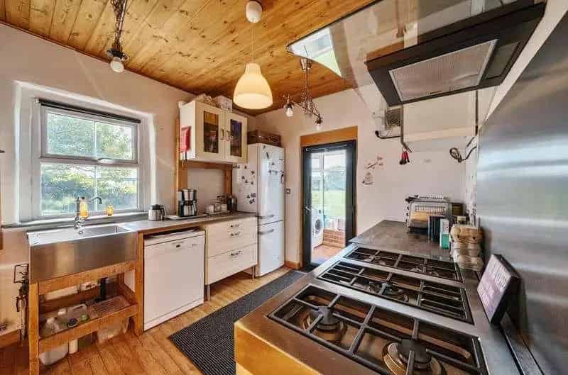 3 Bed Detached Cottage West Haddelsey