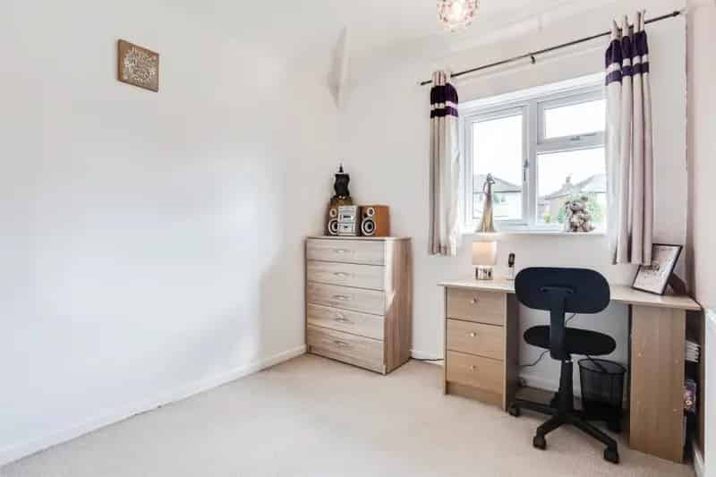 3 Bed End Terrace House Mirfield
