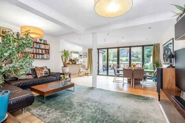 Four Bedroom Semi-Detached House for Sale in Crystal Palace