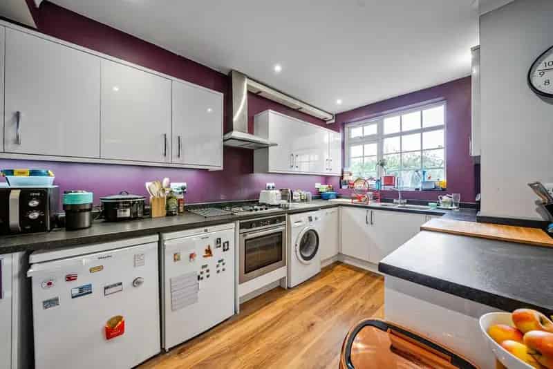 Four Bedroom 1930s Home with Open Plan Kitchen