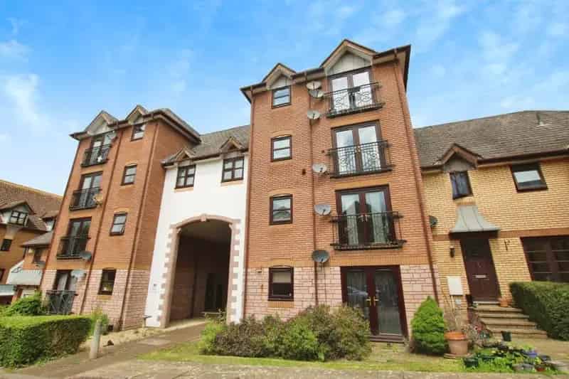 2 Bedroom Flat to Rent St George Crews Hole