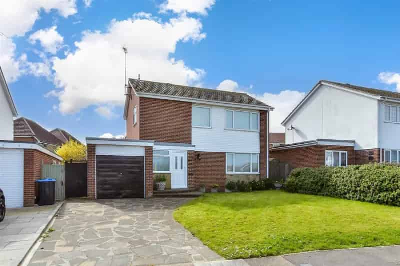 3 Bedroom Detached House for Sale Dumpton Gap Chain Free