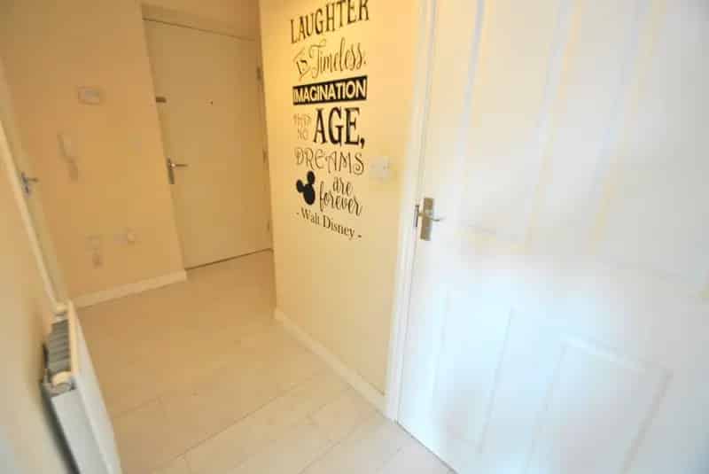 2 bed flat for sale
