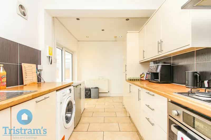 5 Bedroom Detached House to Rent for Students