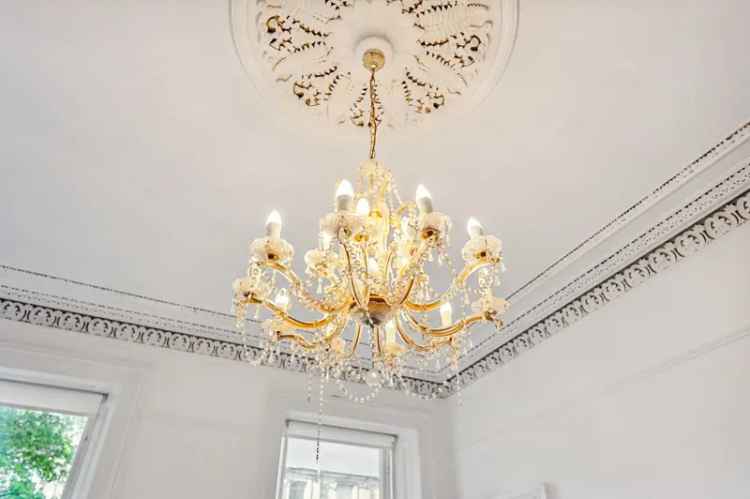 Stunning 2-Bedroom Ground Floor Flat in Strathbungo