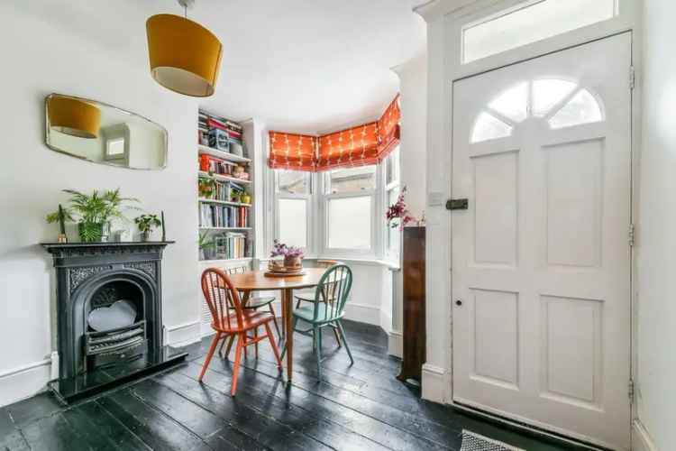 2 Bed House with Loft Room Garden Central Heating