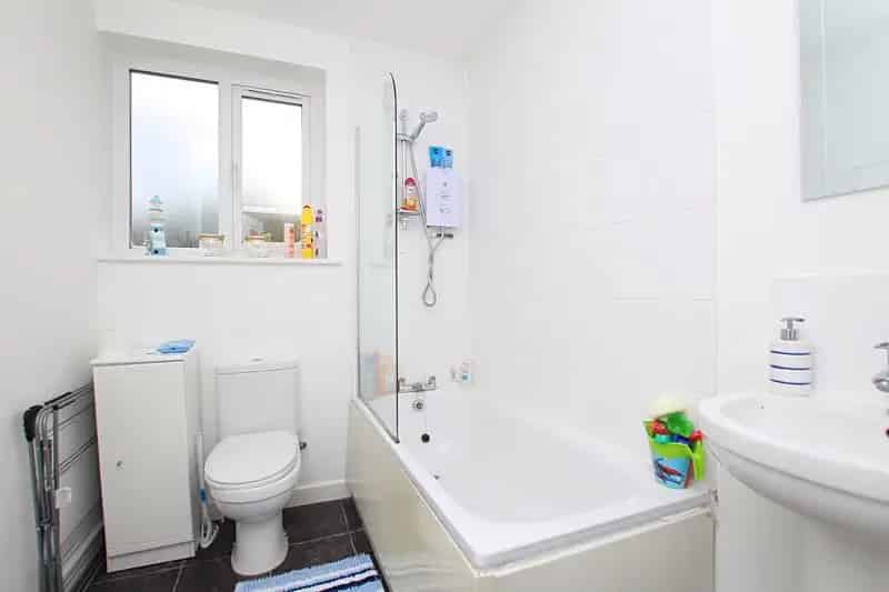 2 Bedroom Flat to Rent Mile Oak Housing Benefit Considered