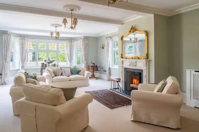 6 Bedroom Detached House for Sale
