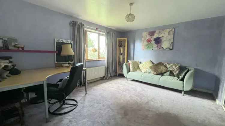 4 Bedroom Detached House For Sale in Warminster