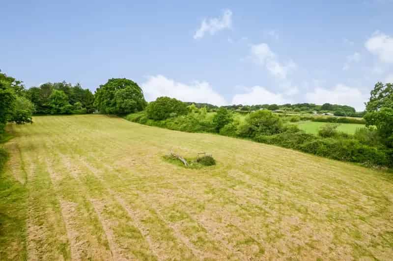 Detached Cottage with Annexe and 3.05 Acres