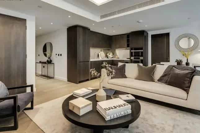 Luxury 3-Bed Apartment with Balcony and Stunning Views in Nine Elms