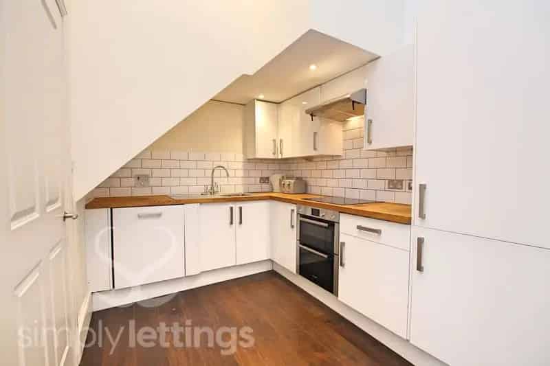 2 Bedroom Maisonette Brighton - Modern Kitchen En-Suite GFCH