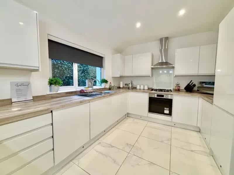 4 Bed Detached Bungalow For Sale