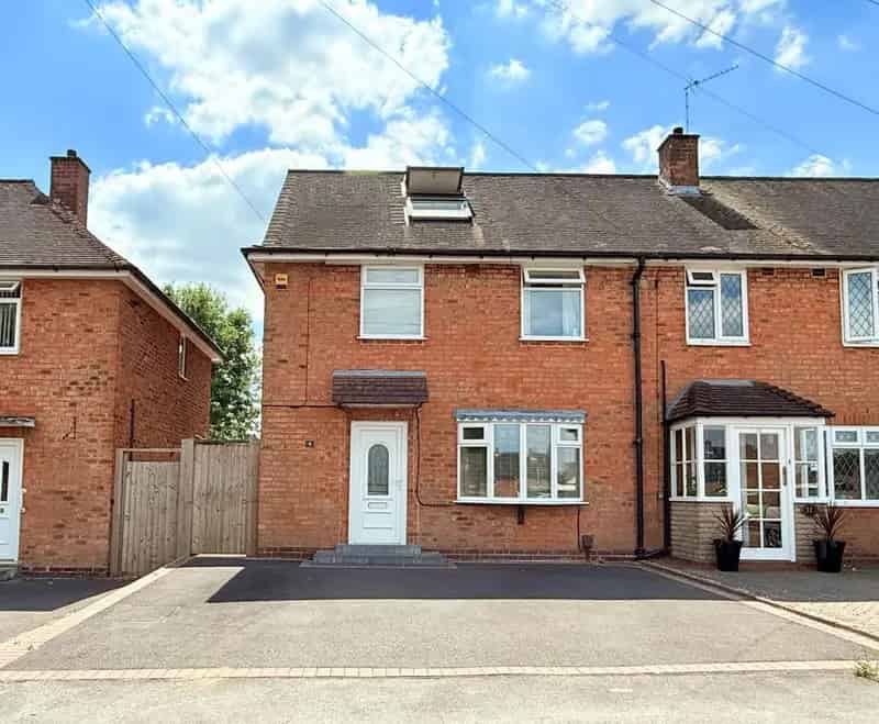 3 bedroom end of terrace house for sale