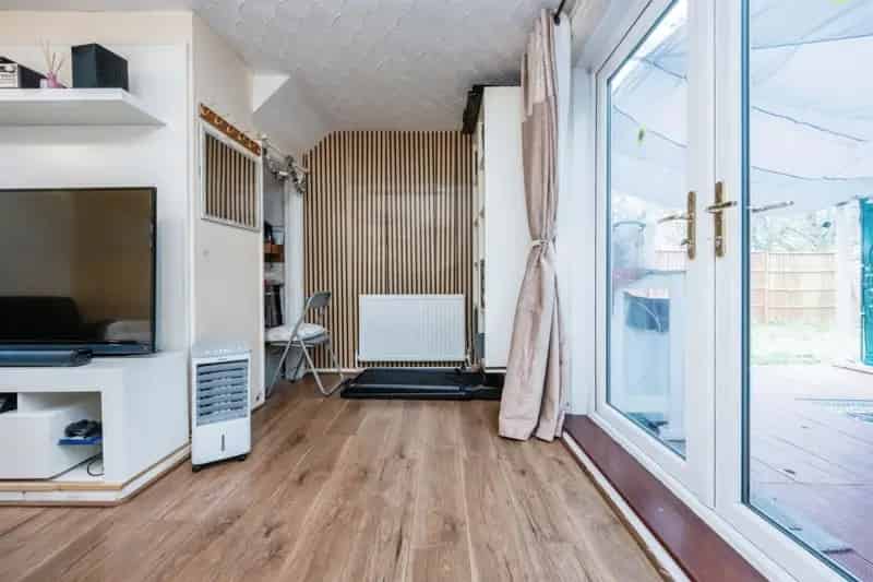3 Bedroom Semi Detached House in Bedford with Park Views