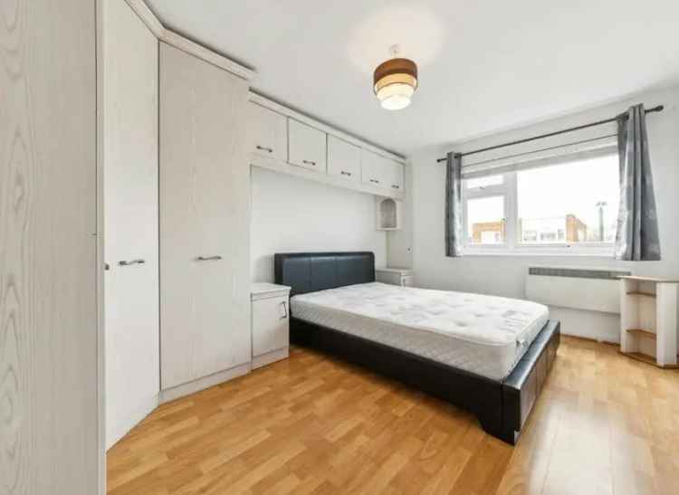 Spacious One Bedroom Apartment Near District Line