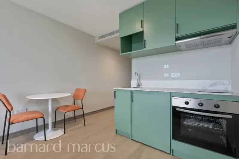 Luxury Studio Apartment Feltham - Gym Cinema Roof Terrace