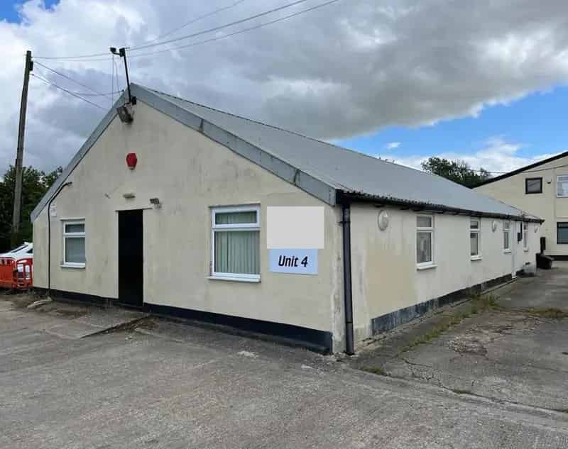 Single Storey Office Space Near M11 J8 and A120