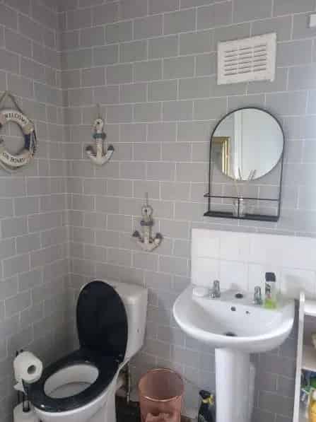 3 Bedroom House Near Shops Schools Leeds Bradford
