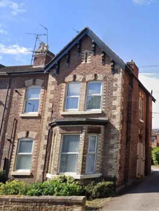 2 Bed Flat Bebington Ground Floor Wet Room Close Amenities