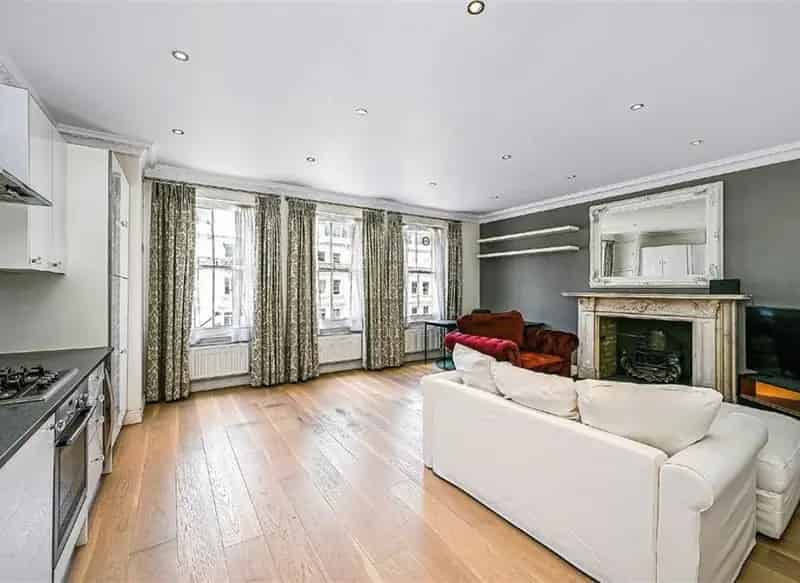 2-Bathroom Apartment Near Central London - Walk-in Wardrobe & Period Features