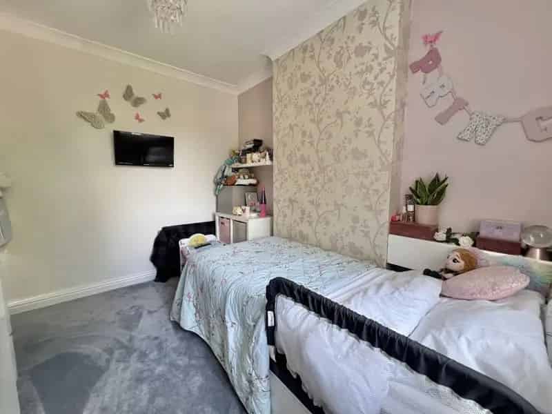 3 Bedroom Semi-Detached House to Rent