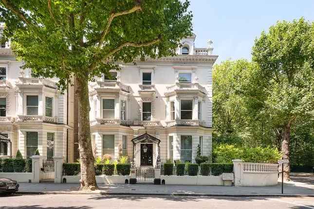 Flat for sale in Holland Park, Holland Park, London W11