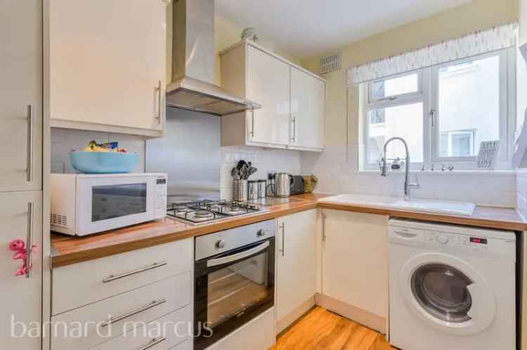 Three Bedroom Apartment in Dorking