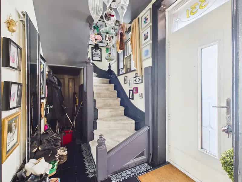 5 Bedroom Semi-Detached House to Rent