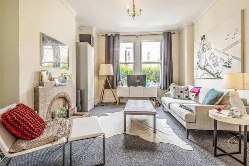 One Bedroom Garden Flat Near Clapham North Stockwell