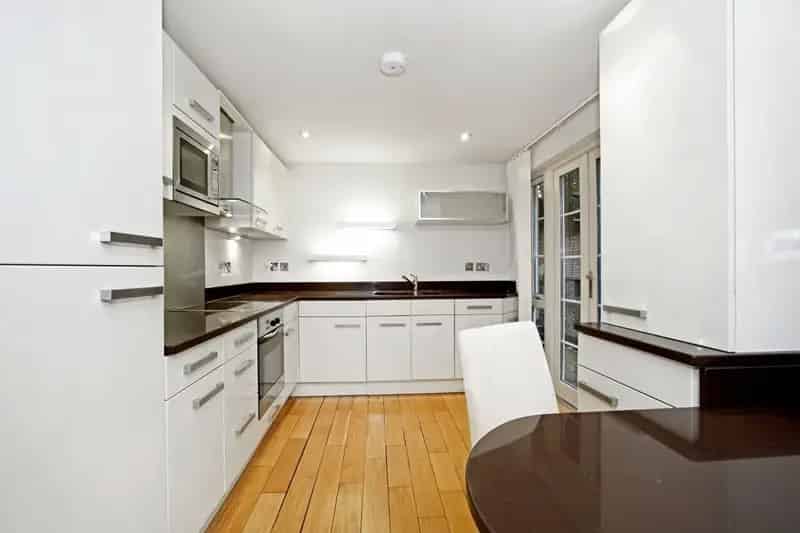 2 Bedroom Apartment to Rent Near River Thames