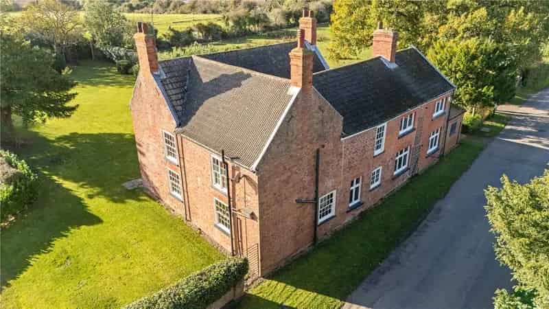 Five Bedroom Period Farmhouse Humberston