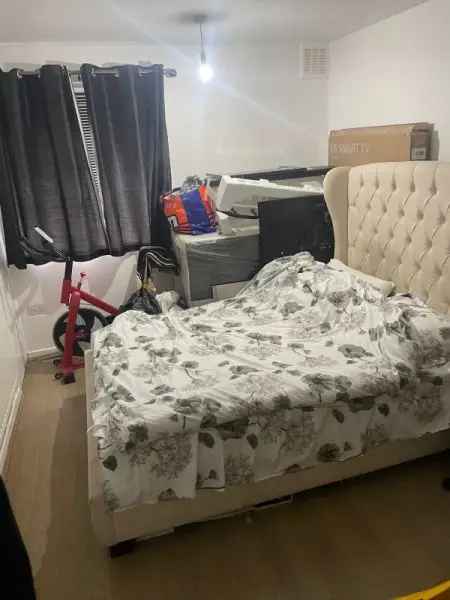 Flat For Rent in Stoke-on-Trent, England