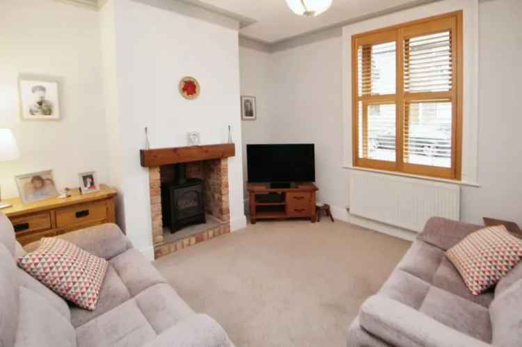 2 Bedroom Mid Terrace House for Sale Hadfield Derbyshire