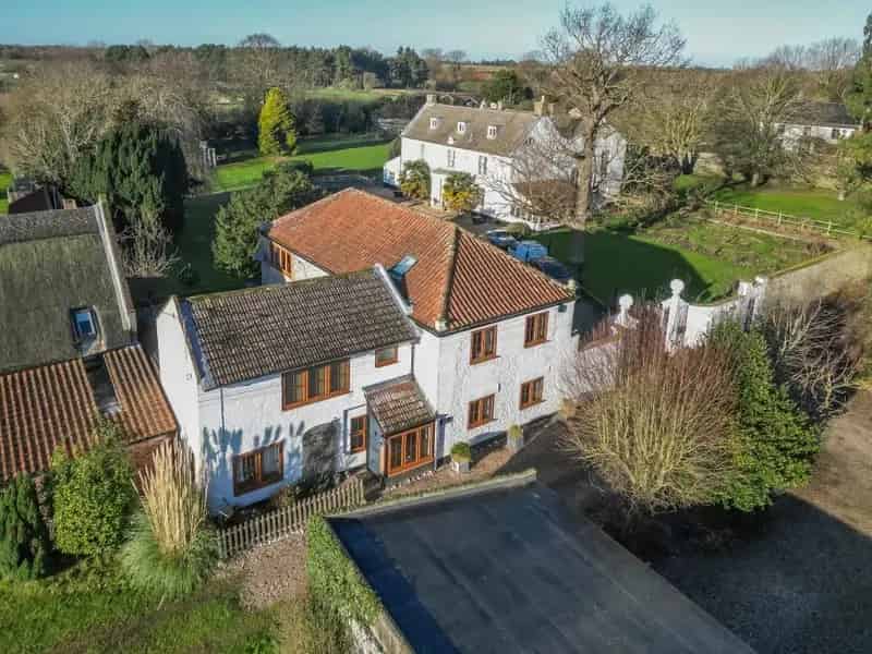 5 Bedroom Detached House for Sale West Caister