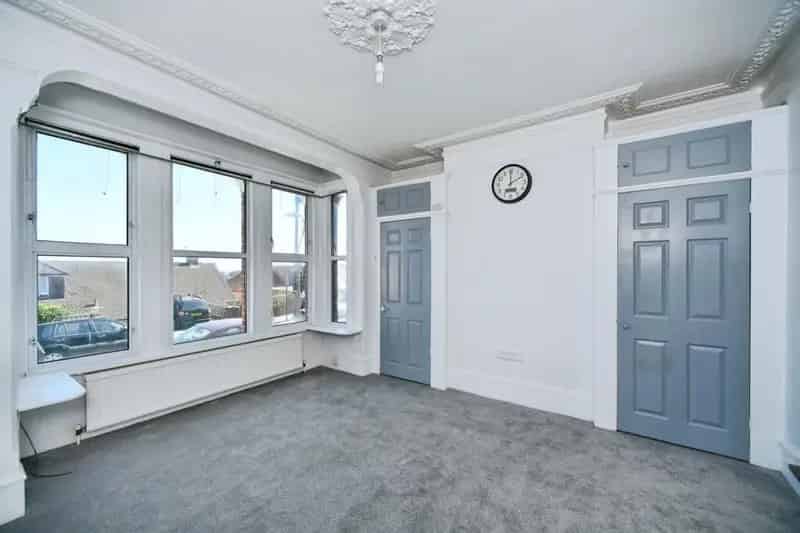 Studio Flat for Sale in Brighton's Tivoli District