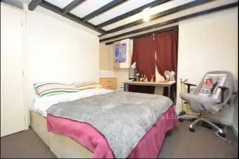 6 Bedroom House Hyde Park Leeds July 2025