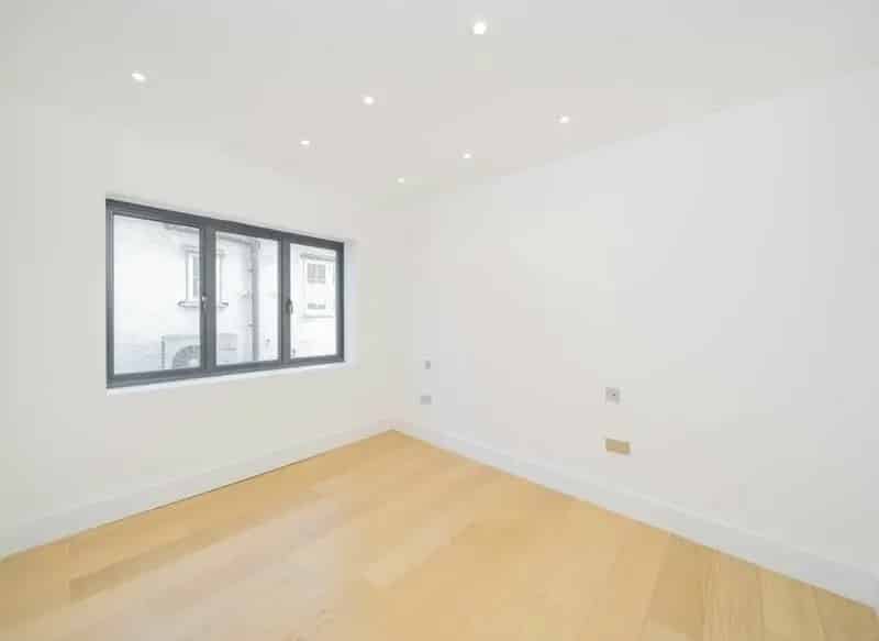 One Bedroom Flat Brondesbury Park Modern Kitchen Private Terrace