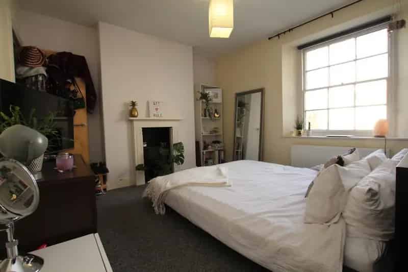 3 Bedroom Maisonette Near Whiteladies Road