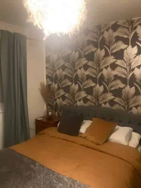 2 Double Bedroom Maisonette with Gardens near Lingfield Race Course