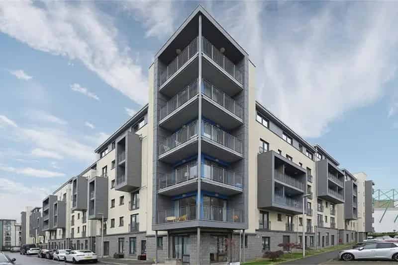 2 Bed Flat Lochend Park Stunning Views First Time Buyer Buy To Let
