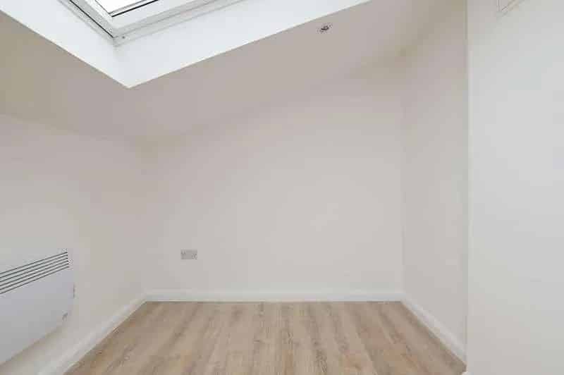 7 bed house for sale