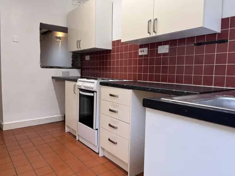 2 Bedroom Terraced House Near M4 Morriston Hospital DVLA