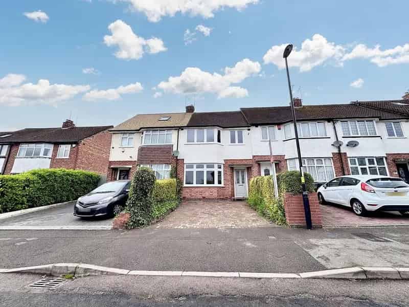 4 Bedroom Terraced House For Sale - Newly Refurbished