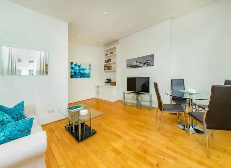 Two Bedroom Flat Earls Court Modern Kitchen Excellent Transport